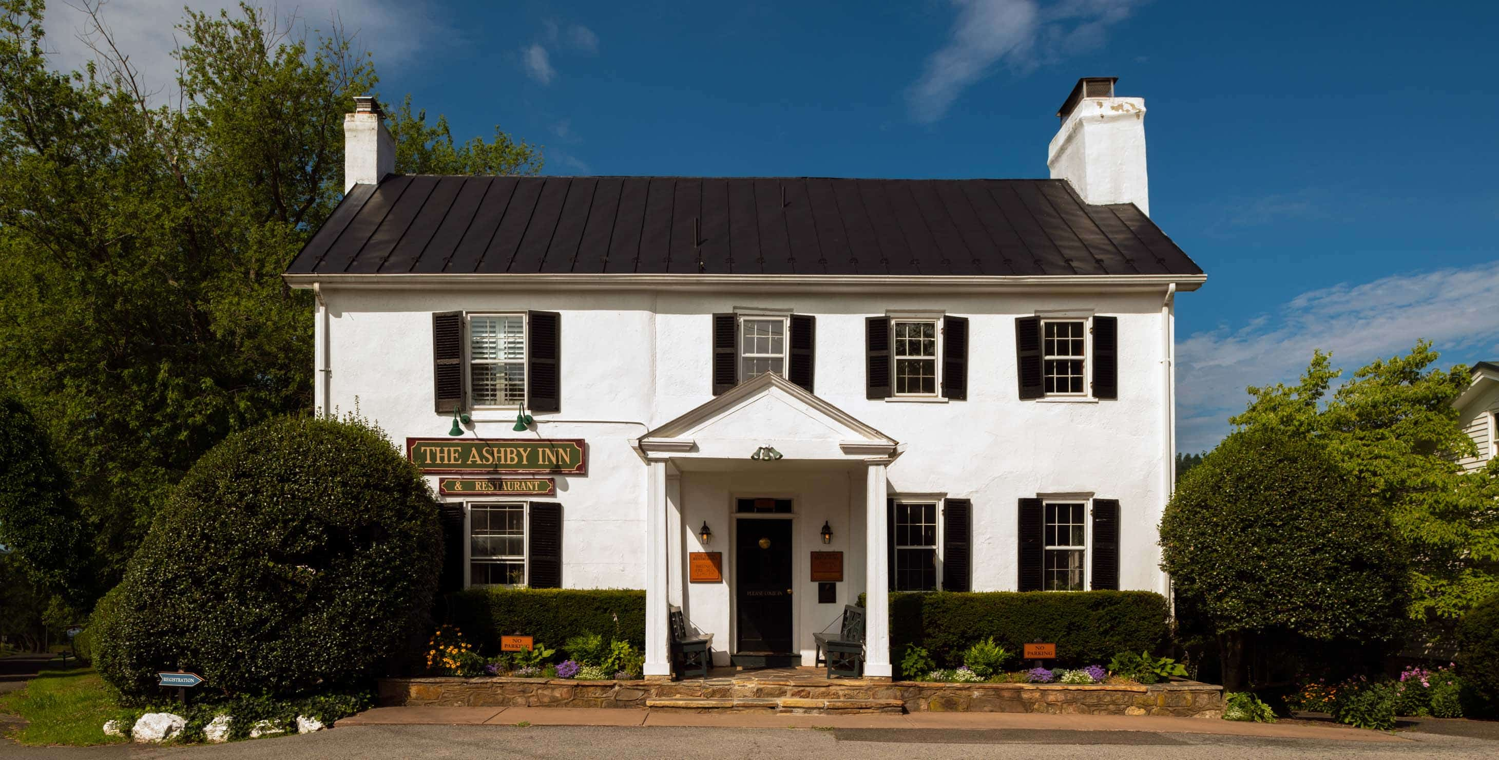 Exterior front of Ashby Inn