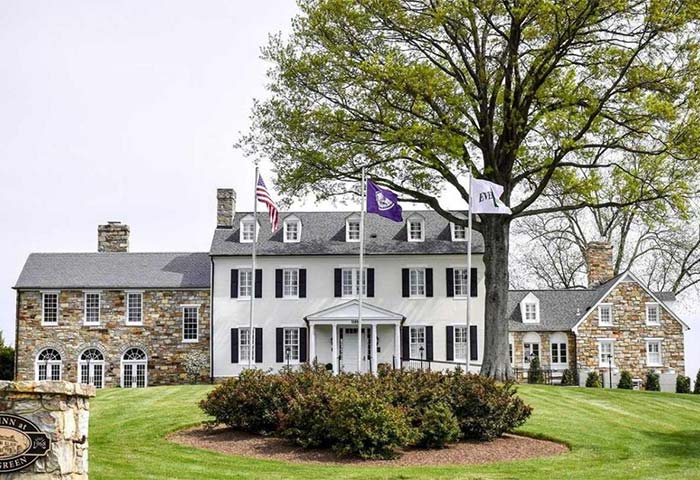 Front facade of the Inn at Evergreen