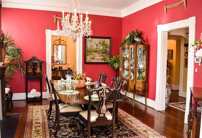 Dining room in the Caroline House