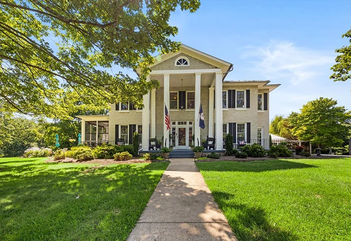 Steeles Tavern Manor historic B&B front exterior